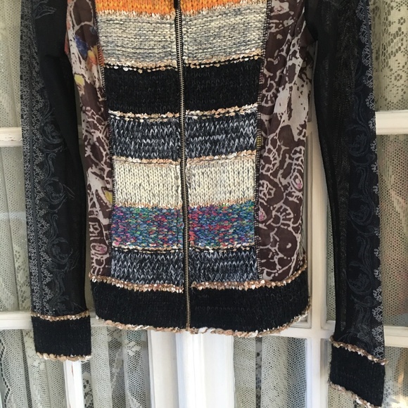 HP: LULU H Paris Zip Front Top - Size M - Picture 4 of 8